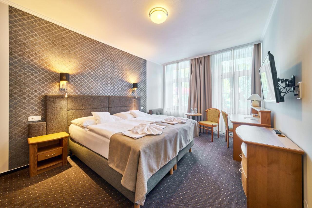 Hotel Adam تروتنوف المظهر الخارجي الصورة