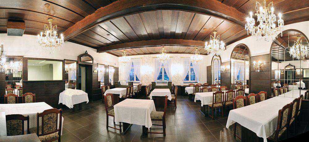 Hotel Adam تروتنوف المظهر الخارجي الصورة