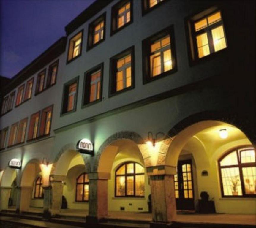 Hotel Adam تروتنوف المظهر الخارجي الصورة